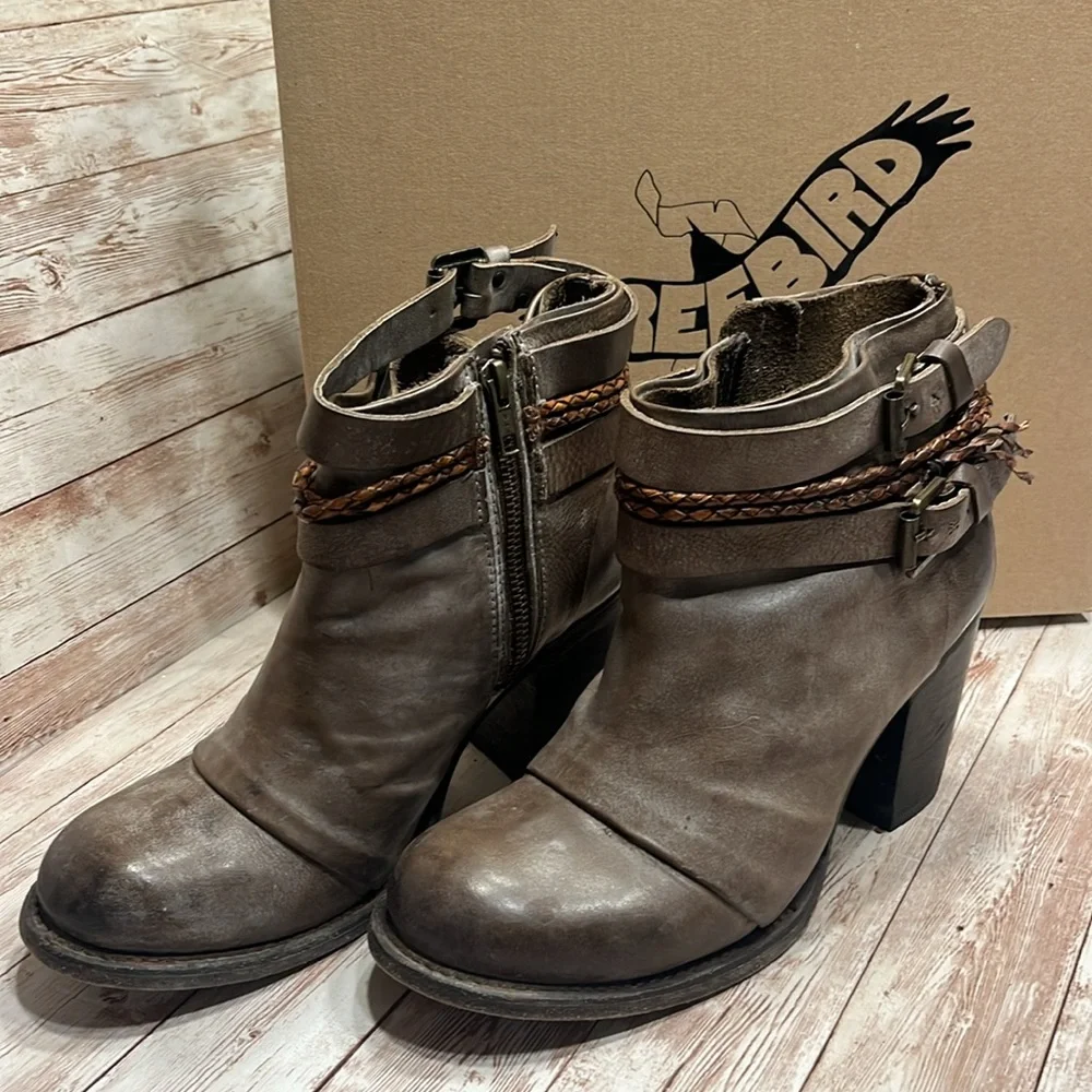 Free Bird by Steven Lion Gray Booties Size 9
